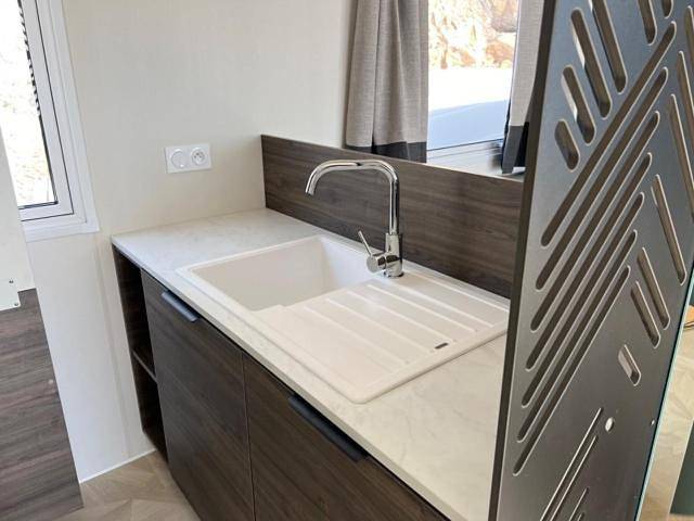 Location de vacances pour 6 personnes, avec piscine ainsi que terrasse et vue, animaux acceptés à La Celle-sous-Gouzon - 2