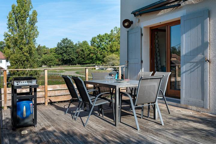 Holiday Home 'La Maison De Pierre' with Private Terrace, Wi-Fi and Air Conditioning in La Chapelle-de-la-Tour, La Tour-du-Pin region