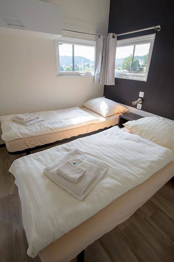 Chalet pour 2 personnes, avec piscine ainsi que bassin pour enfant et balcon, adapté aux familles dans Luxembourg - 4