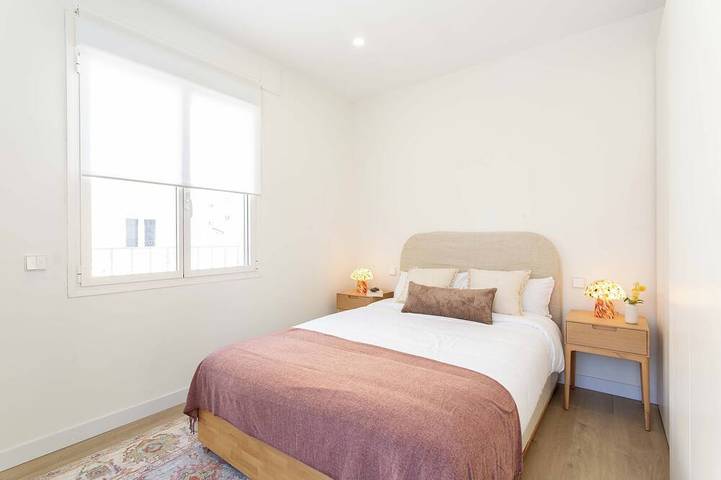 Ganze Wohnung, Willkommen in dieser eleganten und gemütlichen Wohnung im Herzen von Tetuán, einem der authentischsten und verkehrsgünstigsten Viertel Madrids. Ein Raum für Langzeitaufenthalte, mit viel Tageslicht und charmanter Architektur. in Tetuán, Madrid