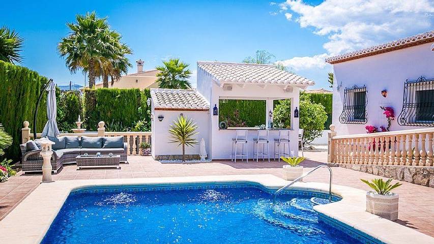 Chalet para 6 personas, con piscina además de vistas al mar y jardín en Provincia de Alicante