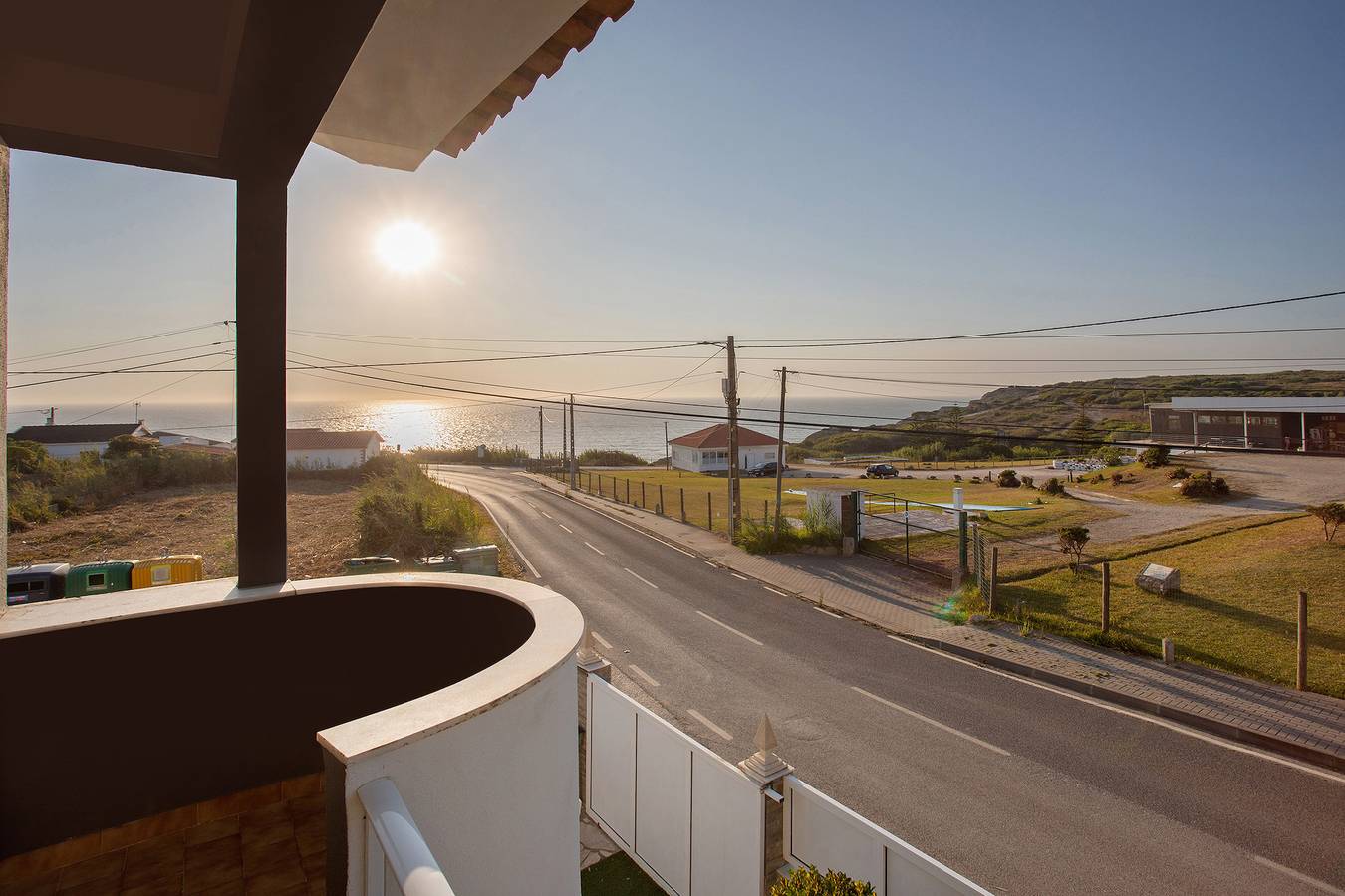 Villa 'Praia Azul Beach and Sun' con vistas al mar, jardín privado y Wi-Fi in Silveira, Distrito de Lisboa