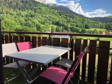 Gîte pour 4 personnes, avec terrasse et vue, animaux acceptés à Thollon-les-Mémises