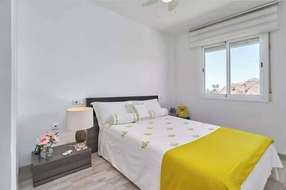 Entire apartment, Open to the sea in Torrox, Costa del Sol