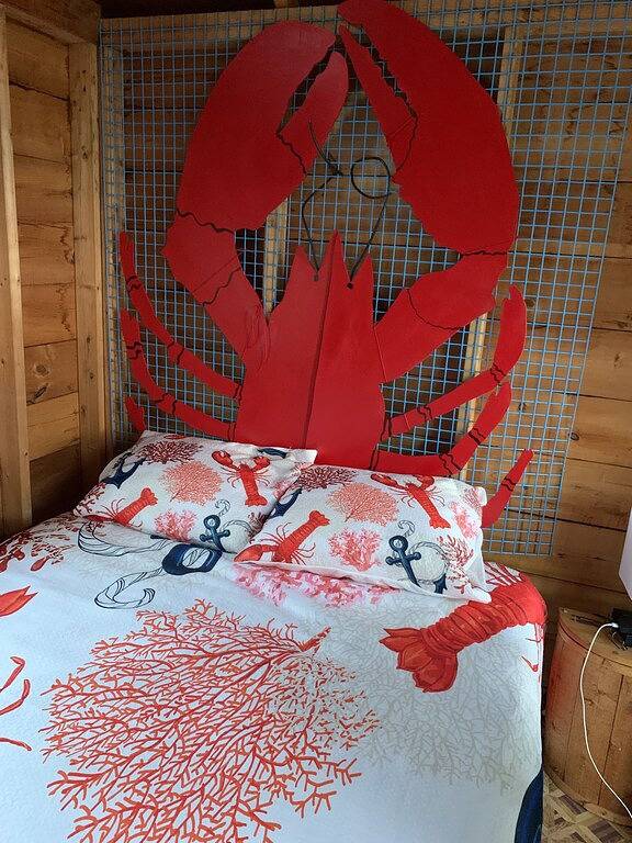 World’s highest tides! Pet friendly, bay front cottage with huge fenced yard. in Washington County (Maine)