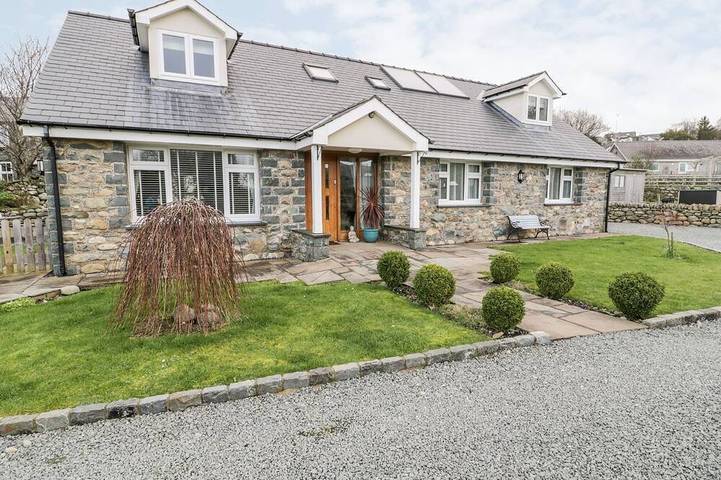 Cottage for 8 people, with garden in Dyffryn Ardudwy