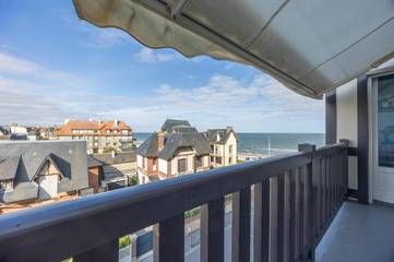 Gîte pour 5 personnes, avec balcon dans Office De Tourisme De Blonville Benerville Tourgeville