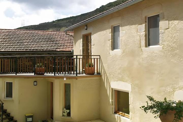 Location de vacances pour 4 personnes, avec jardin et balcon à Saint-Laurent-les-Bains