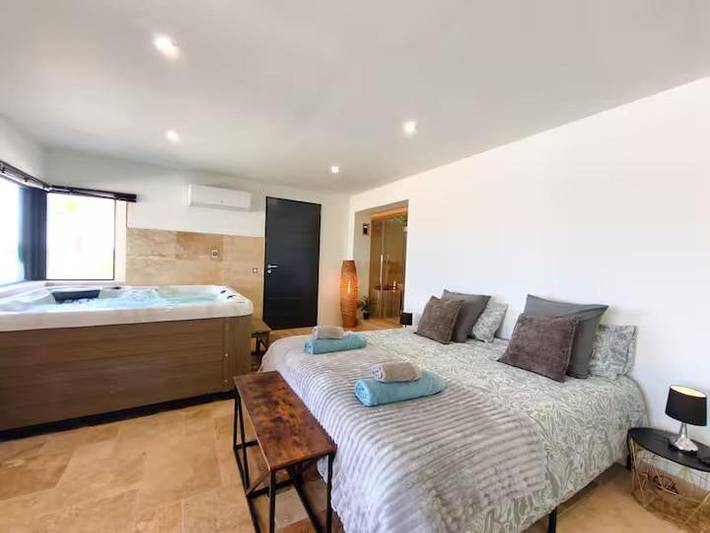 Gîte pour 2 personnes, avec sauna et jardin ainsi que jacuzzi et piscine à Saint-Nexans - 3