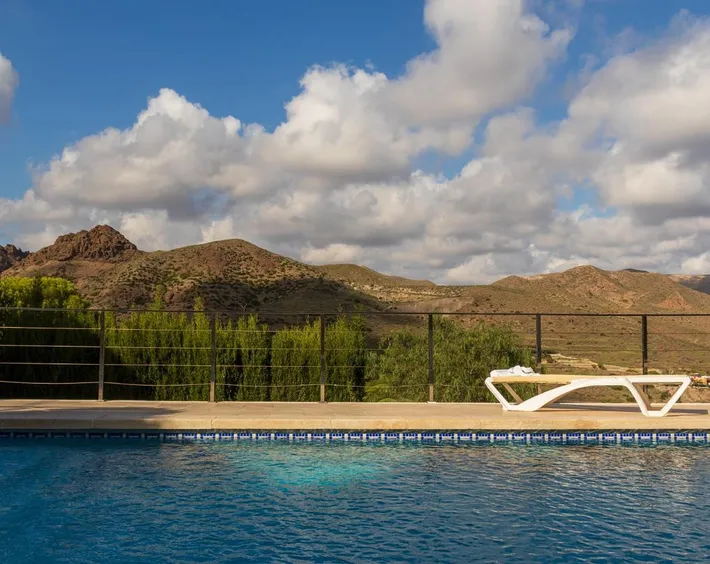 Casa de vacaciones para 3 personas, con piscina además de jardín y vistas, Se admiten mascotas - 1