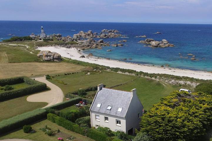 Location de vacances pour 9 personnes, avec Balcon et Jardin dans Phare de Pontusval