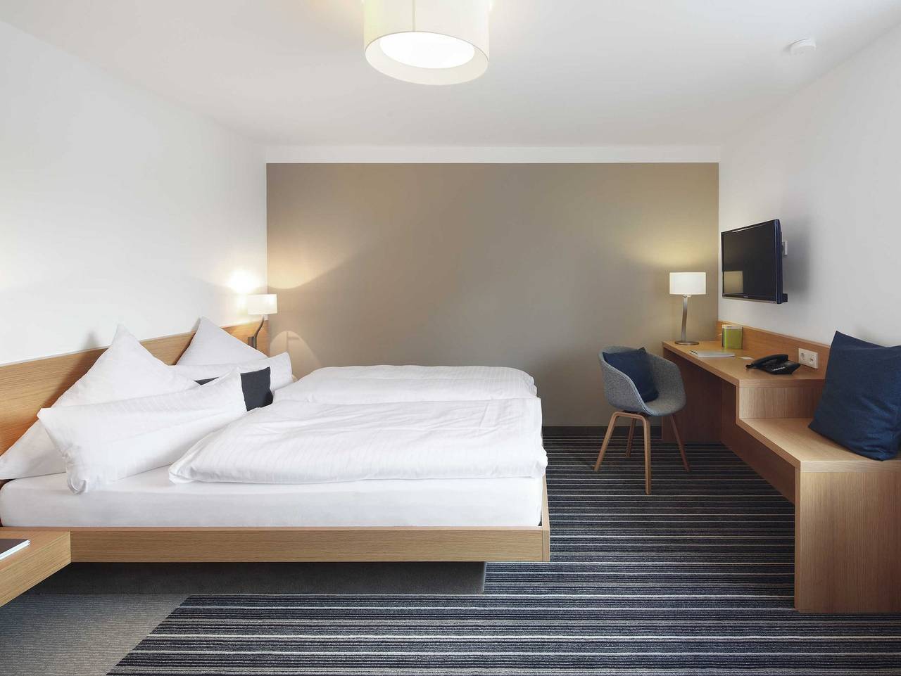 Hotel Hiller - Einzelzimmer in Abstatt, Stuttgart Region