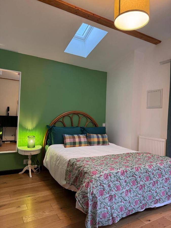 Gîte pour 2 personnes, avec vue ainsi que terrasse et jardin à Bois-Colombes - 3