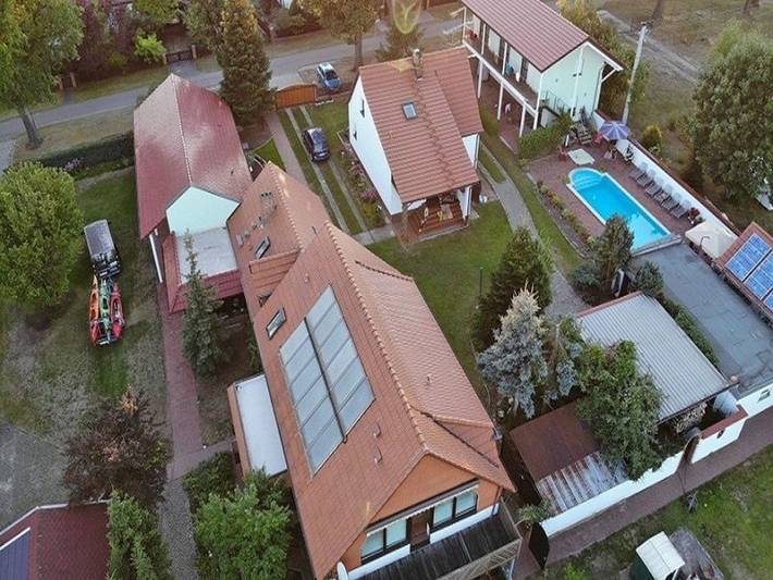 Ferienwohnung für 2 Personen, mit Terrasse und Garten sowie Pool und Sauna in Märkische Heide