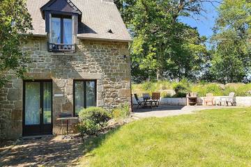 Gîte pour 2 personnes, avec terrasse et jardin à Bonnemain