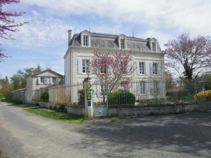 Maison d’hôte pour 2 personnes, avec jardin ainsi que terrasse et piscine à Sablonceaux