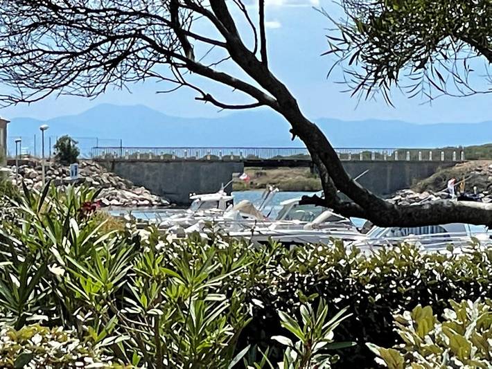 Appartement de vacances pour 5 personnes, avec terrasse ainsi que jardin et piscine dans l' Aude - 2