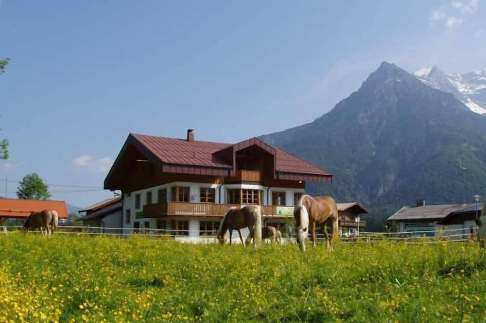 Ganze Wohnung, Helle und ruhige Nichtraucher – Ferienwohnung ( bis 6 P) St. Ulrich am Pillersee in Loferer und Leoganger Steinberge, Sankt Ulrich am Pillersee