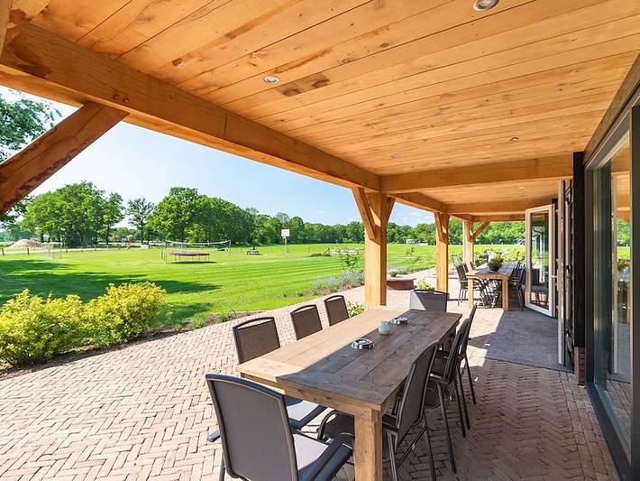 Vakantiehuis voor 40 personen, met terras en balkon/terras in Twente