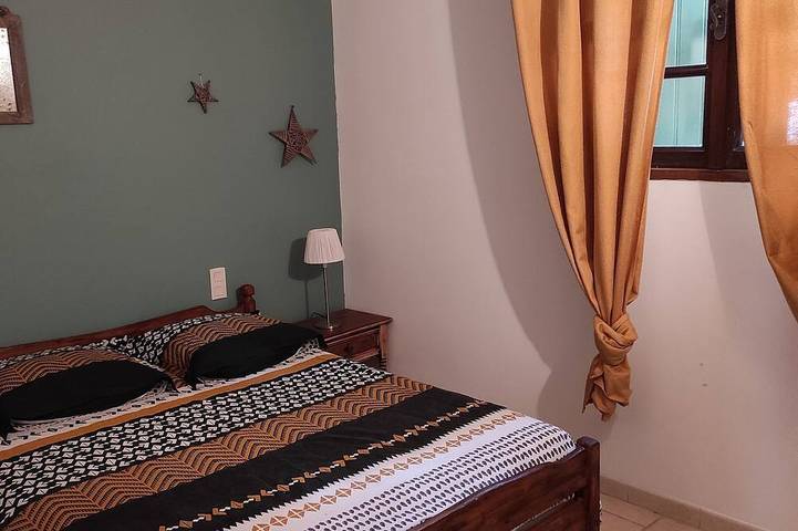 Gîte pour 4 personnes, avec jardin à Saint-Pierre-de-Vassols - 2
