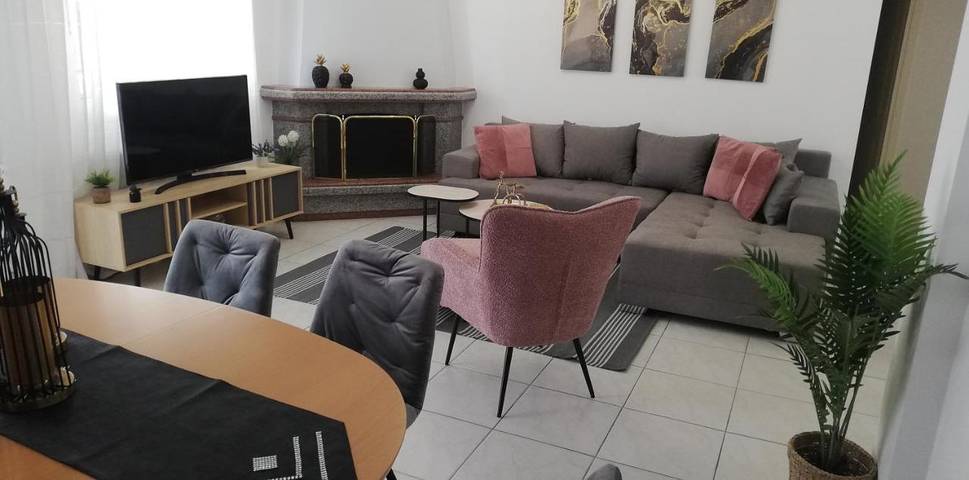 Gîte pour 6 personnes, avec vue et balcon dans Veria