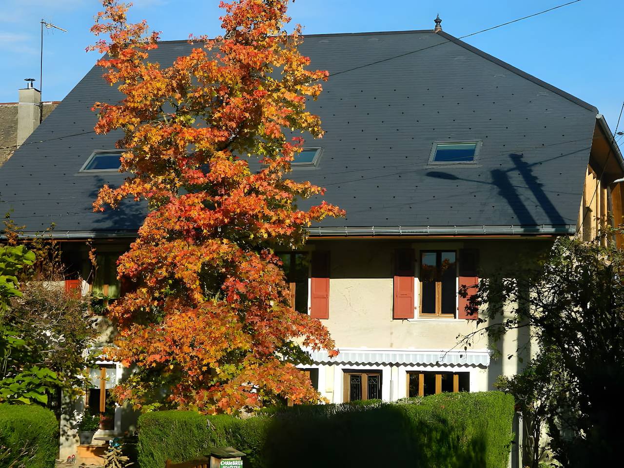 Appartement entier, Appartement 'La Grange' avec vue sur la montagne in Doussard, Parc naturel régional du Massif des Bauges