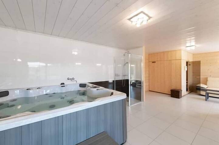 Gîte pour 12 personnes, avec Balcon ainsi que Jardin et Sauna à Liézey - 3