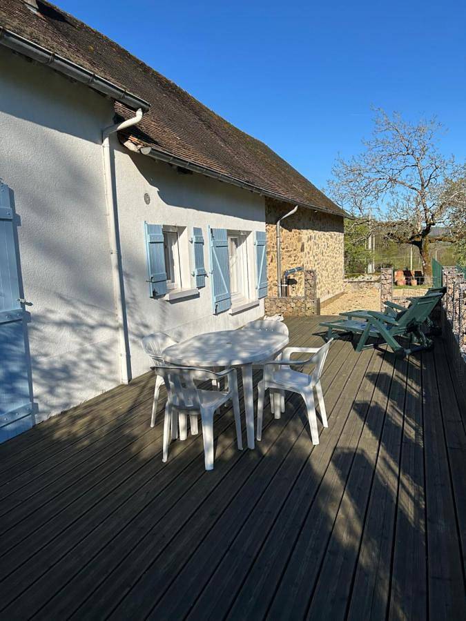 Location de vacances pour 4 personnes, avec jardin et vue, animaux acceptés à Ladignac-le-Long