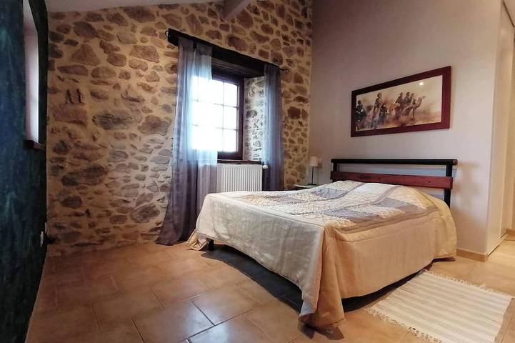 Location de vacances pour 34 personnes, avec piscine à Busserolles - 2