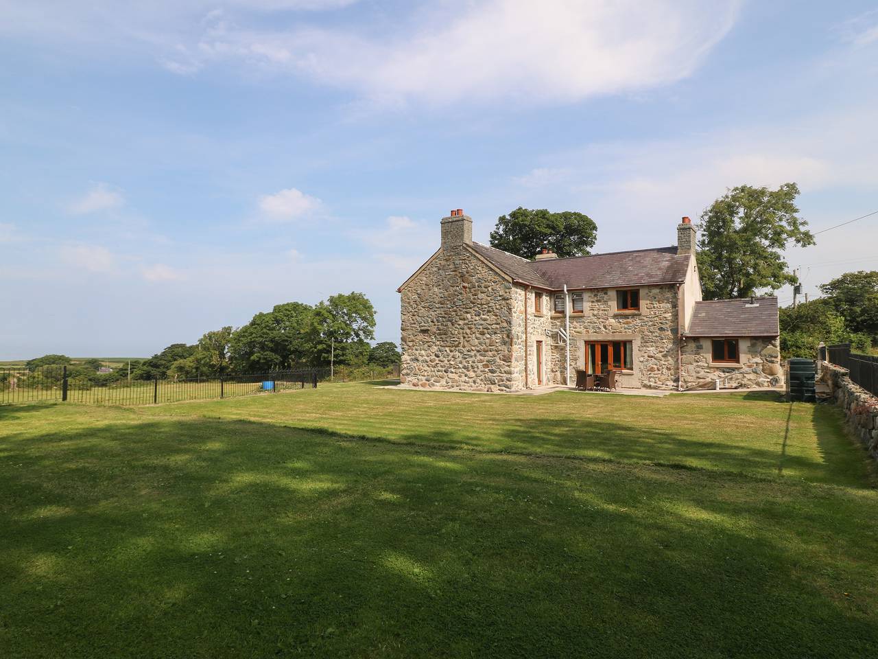 Y Berth Ddu Farmhouse in Snowdonia