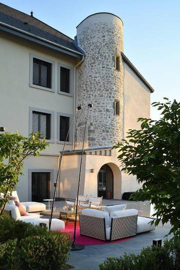 Location de vacances pour 19 personnes, avec piscine et sauna ainsi que jardin et vue dans Saint-Cergues