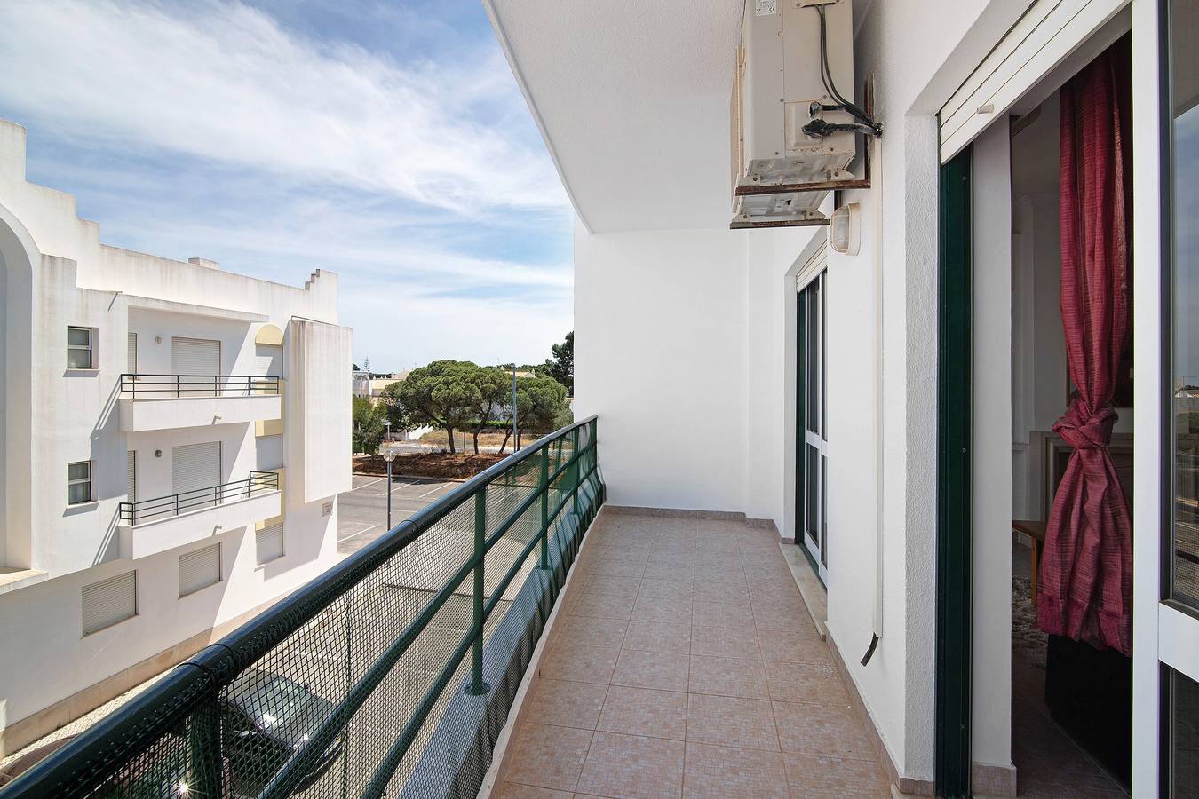 Entire apartment, Apartment 'Kaya' with Balcony, Wi-Fi and Air Conditioning in Praia da Falésia, Albufeira