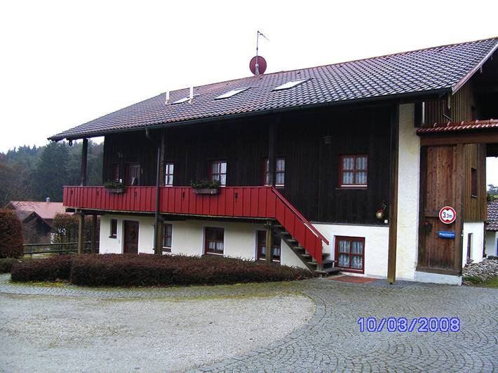 Apartamento inteiro, Niedermaier-Hof - Ferienwohnung 35 qm Südlage Balkon in Bad Birnbach, Bayerische Golf und Thermenland