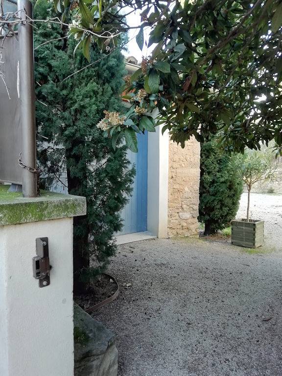 Location de vacances pour 10 personnes, avec terrasse ainsi que jardin et piscine dans le Vaucluse - 2