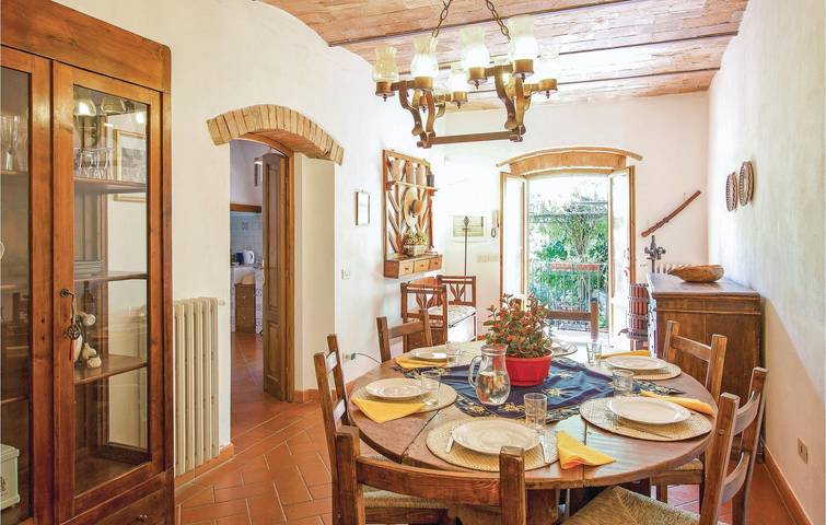 Apartamento de 120 m2 con hoguera, piscina y jardín in Montespertoli, Chianti