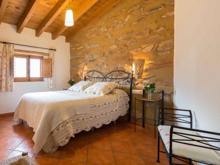 Casa rural para 4 personas, con piscina y jardín en Laroya - 4