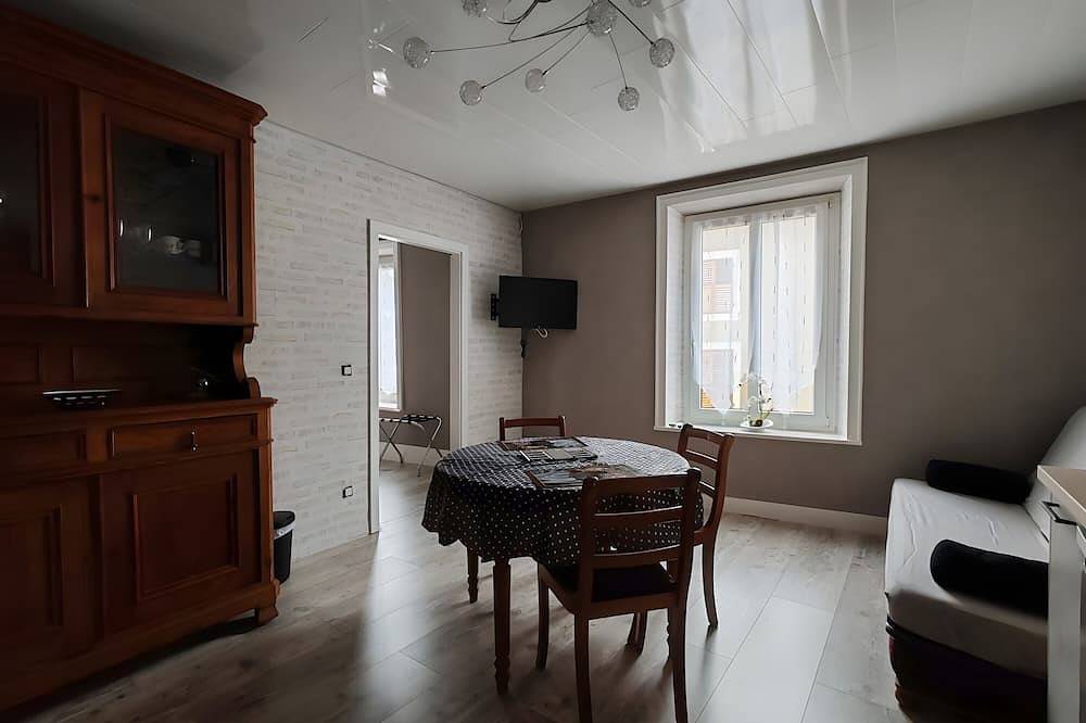 Entire apartment, Furnished T2 Apartment – Domaine Du Hêtre, Shared Garden, Wi-Fi & Air Conditioning in La Vôge-les-Bains, Épinal region