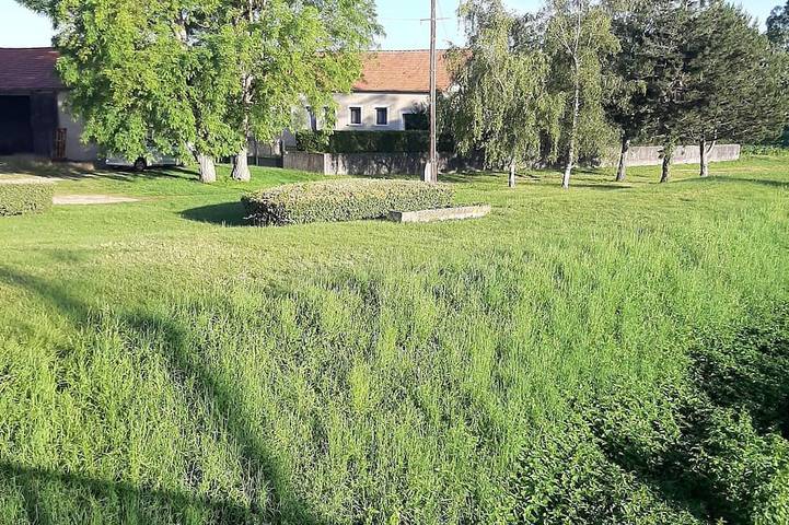 Gîte pour 8 personnes, avec jardin et terrasse à Les Maillys
