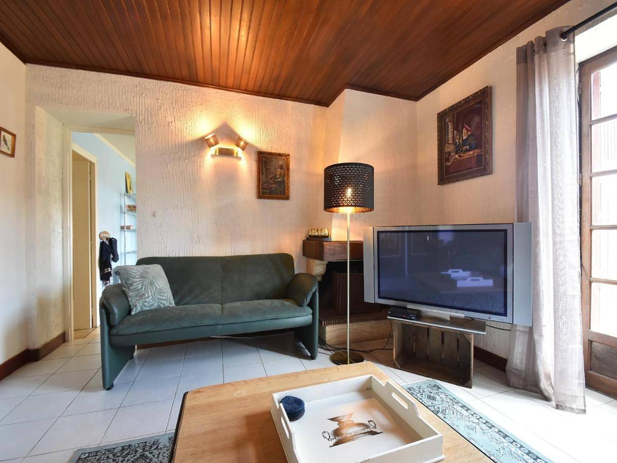 Holiday Home in Grury with Pool & Garden in Grury, Région d'Autun