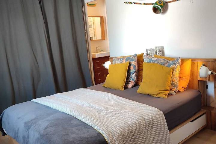 Location de vacances pour 5 personnes, avec jardin et terrasse à Cenon - 2