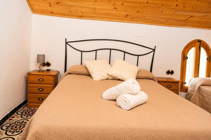 Gîte pour 2 personnes, avec Terrasse et Jacuzzi ainsi que Jardin et Vue à Chulilla - 3