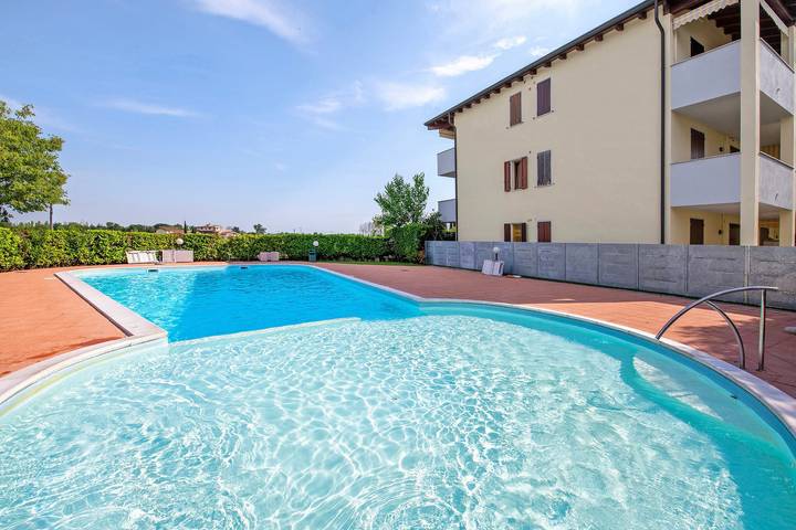 Ferienwohnung für 3 Personen, mit Whirlpool und Kinderpool in Desenzano del Garda