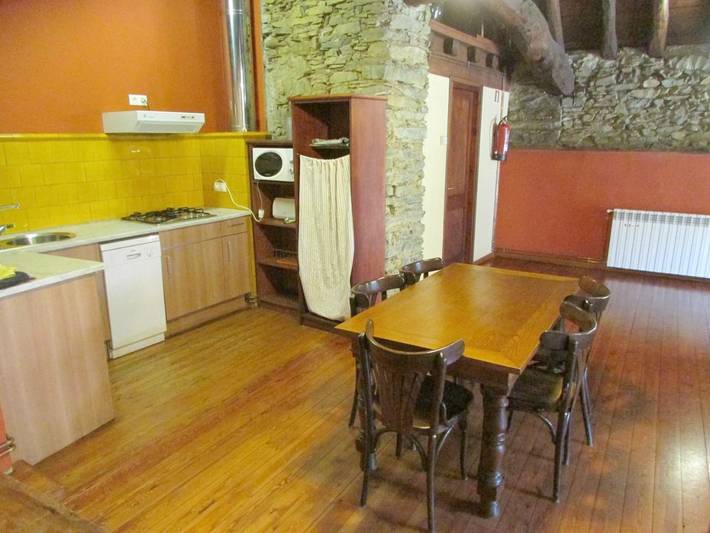 Gîte pour 12 personnes, avec vue ainsi que piscine et jardin, animaux acceptés à Queralbs - 4