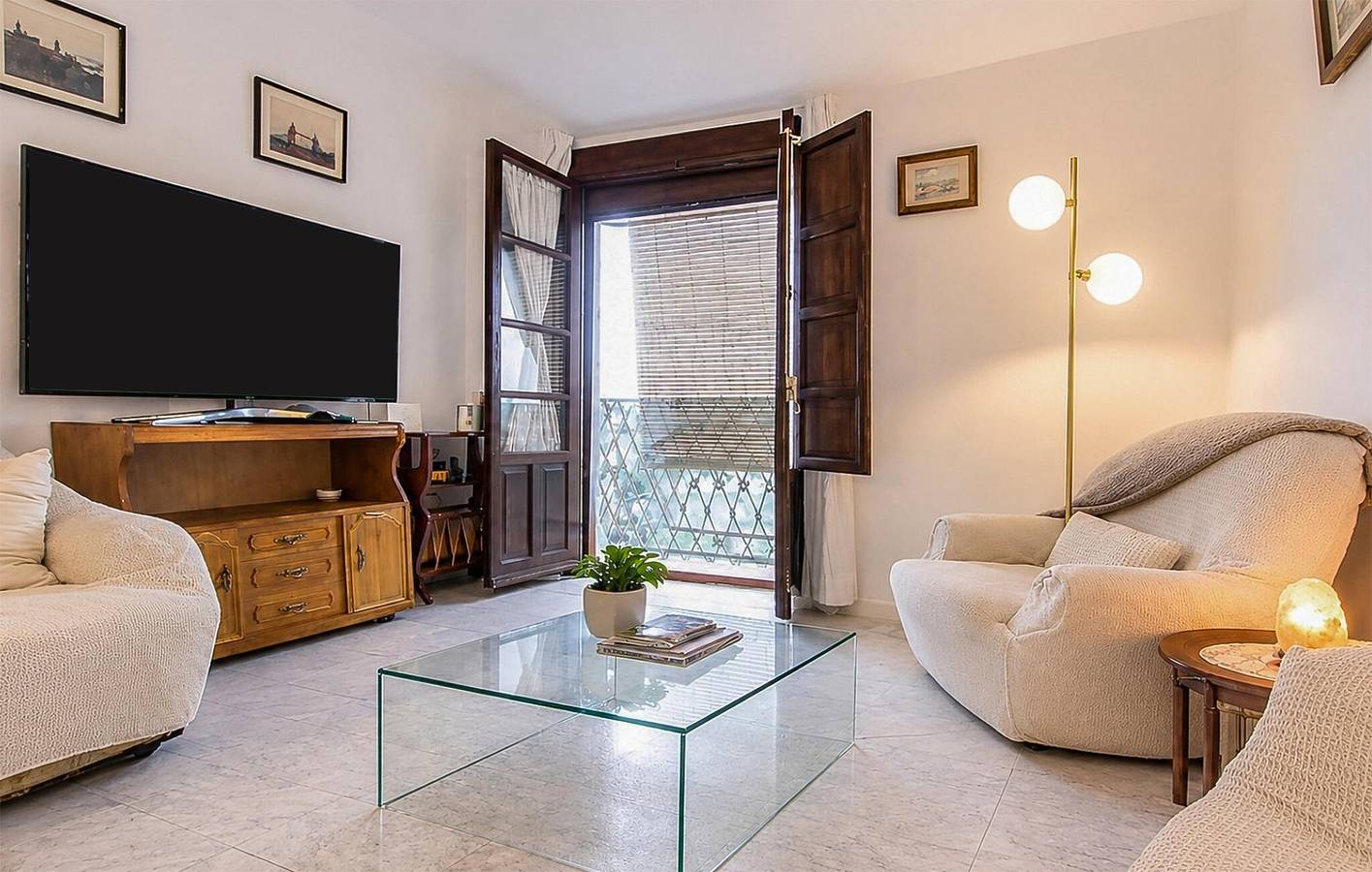 Apartamento vacacional entero, Apartamento con vista panorámica, terraza, WiFi y aire acondicionado - a 200m del Restaurante Pura Cepa in Ronda, Provincia de Málaga