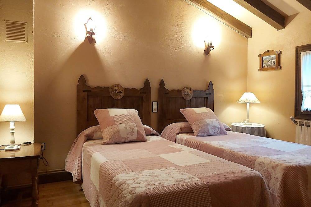 Self catering Labakia for 6 people in Azpilikueta, Baztan