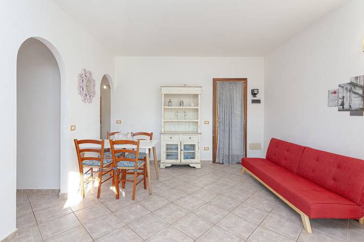 Holiday Home 'San Teodoro House with Garden' with Mountain View, Wi-Fi and Air Conditioning in Suaredda-traversa, San Teodoro