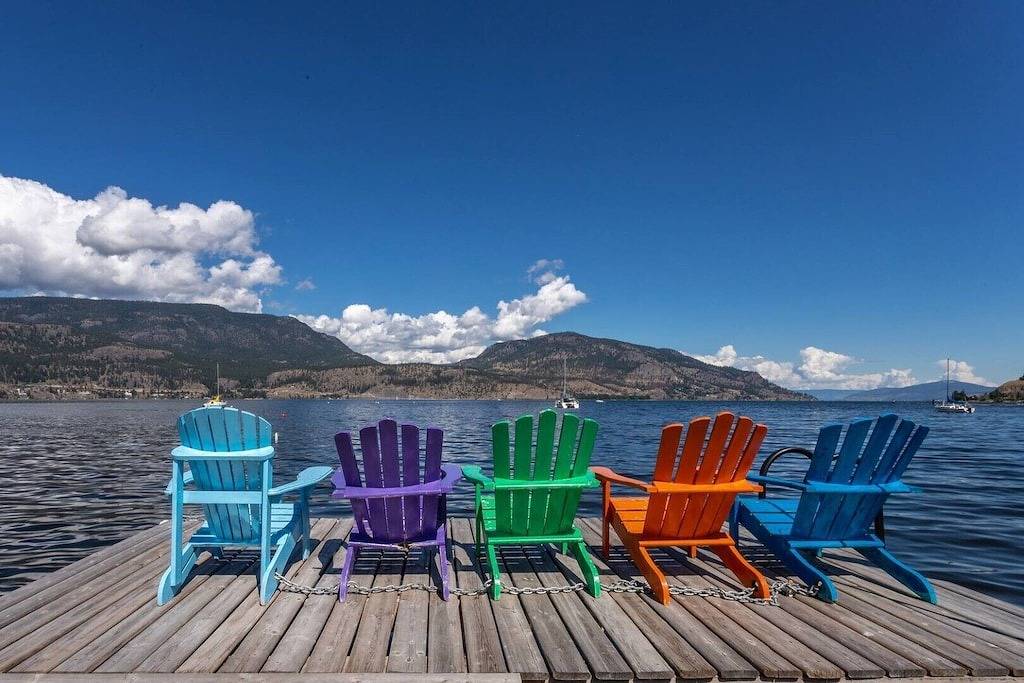 Lake Front Downtown Kelowna home With beautiful dock in Kelowna, Regional District of Central Okanagan
