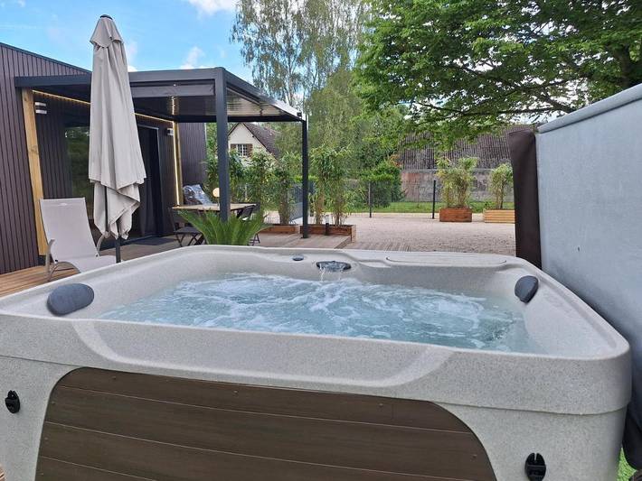 Location de vacances pour 2 personnes, avec Jacuzzi ainsi que Terrasse et Jardin à Mont-près-Chambord