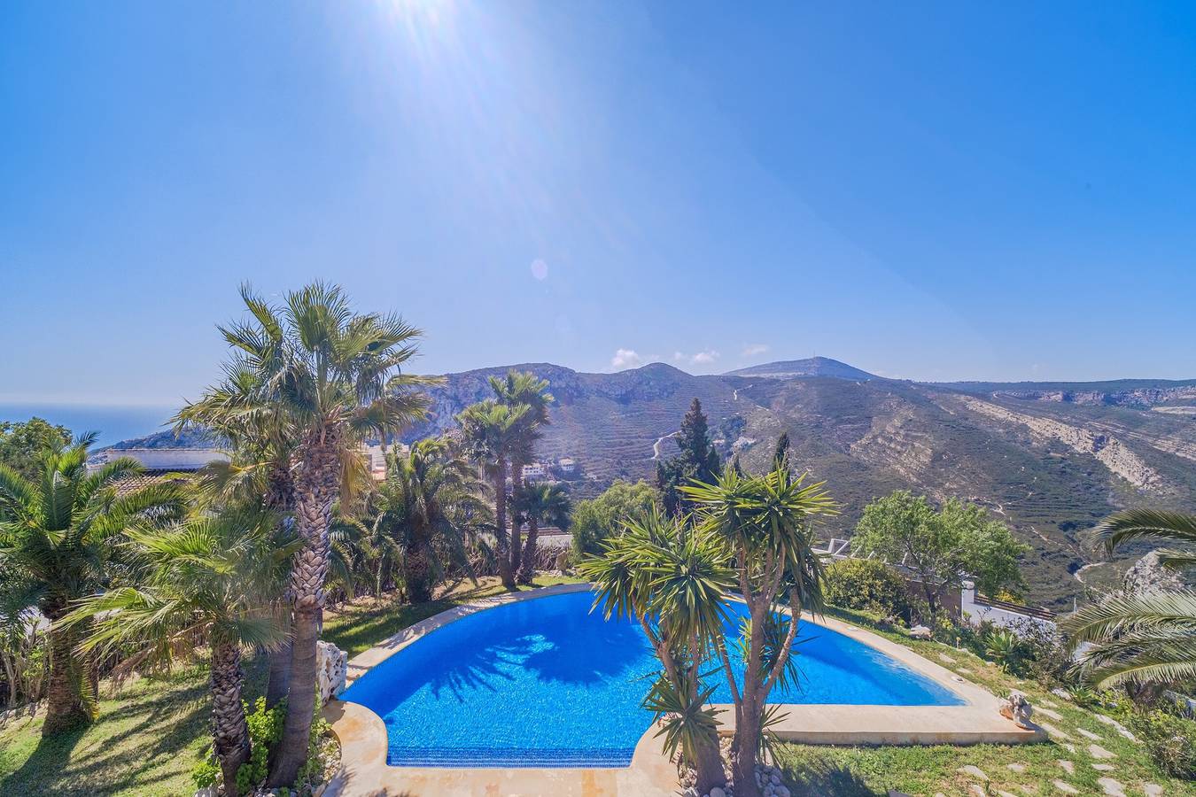 Holiday Home 'Gran Villa En Jávea - Granadella' with Sea Views, Wi-Fi & Air Conditioning in Granadella, Jávea