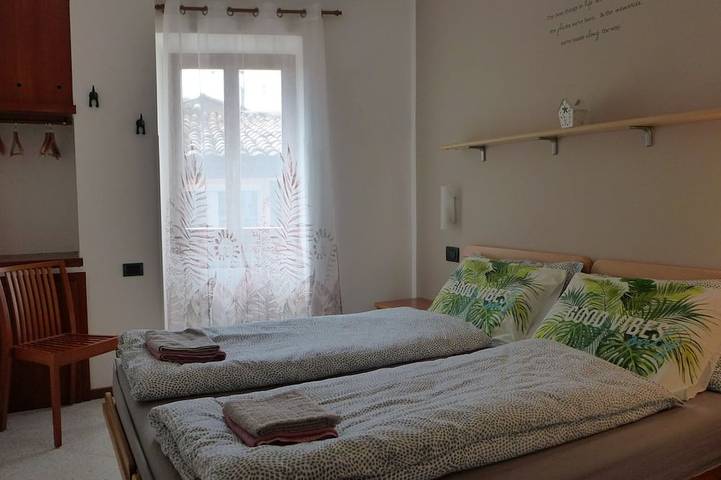 Appartamento intero, Appartamento Elena confortevole e tranquillo per un totale relax in antico borgo in Brenzone, Prealpi Gardesane